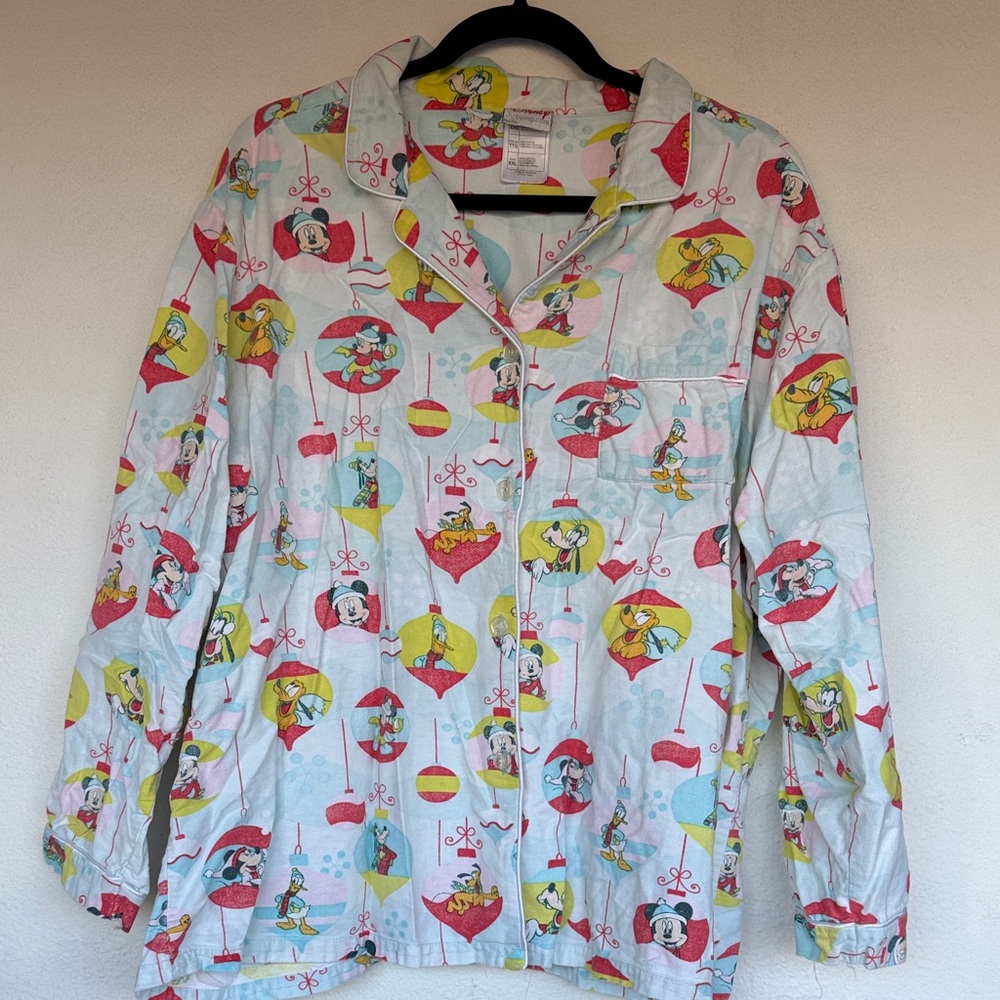 Disney Women’s Christmas Pajama Set